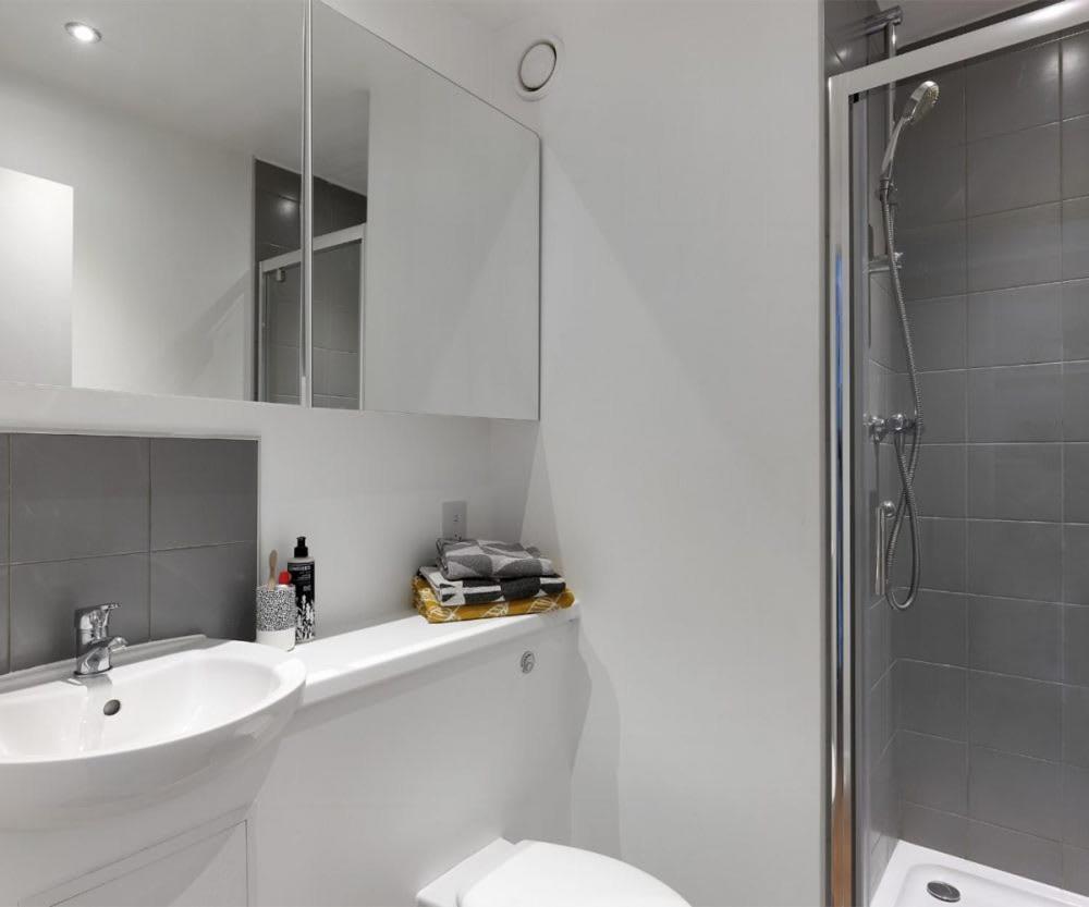 Zeni Ensuite, In Liverpool Exteriör bild